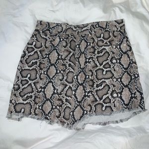 Snake print Zara skirt